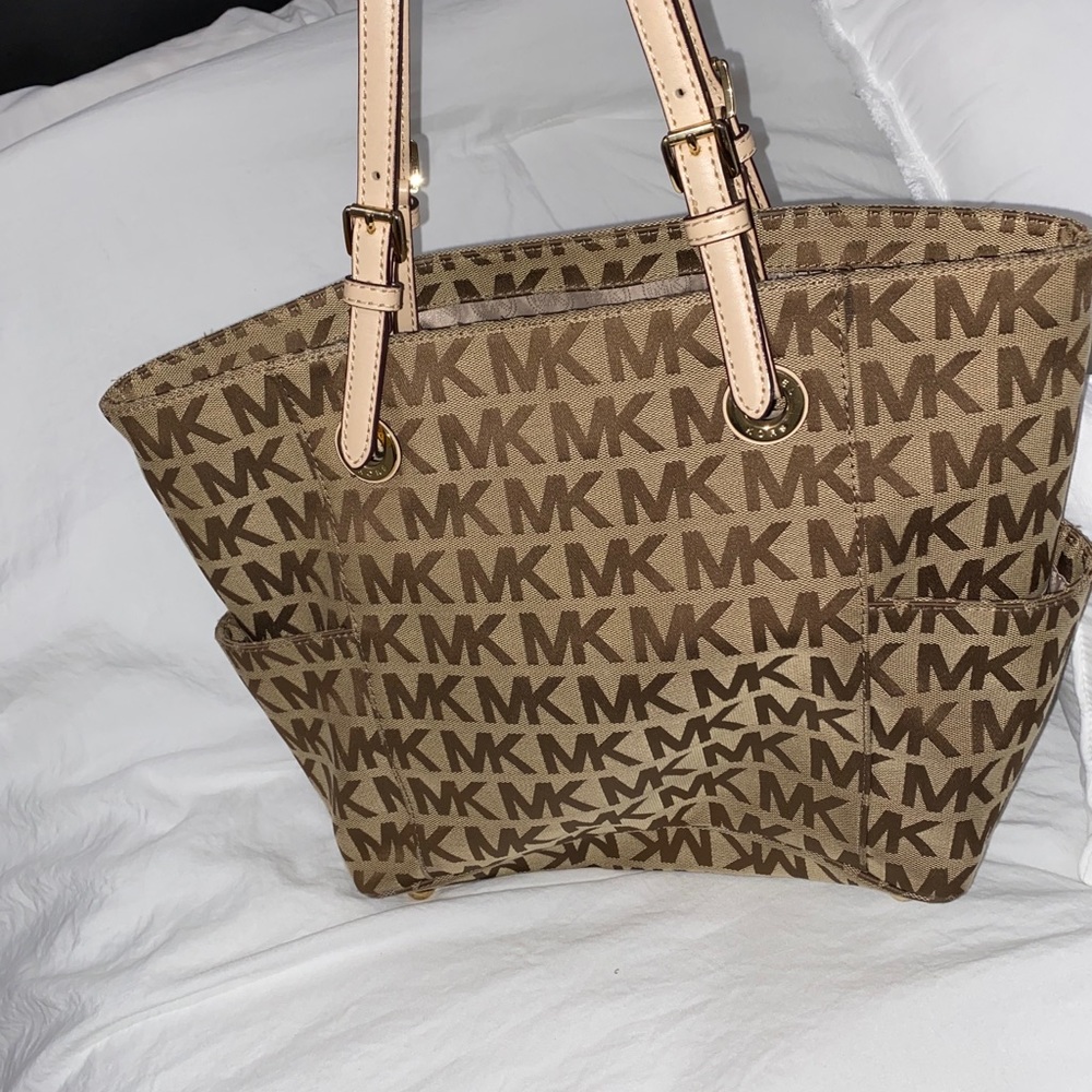 Authentic Michael Kors Purse - image 4